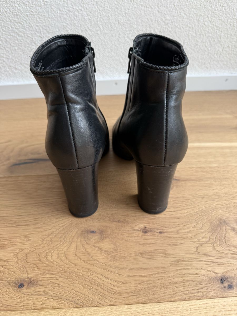 Gabor Scarpe da donna: Gabor Echtleder Stiefeletten schwarz, Gr. 38 – Usato da Weggis venduto da Moitie-Moitie 2