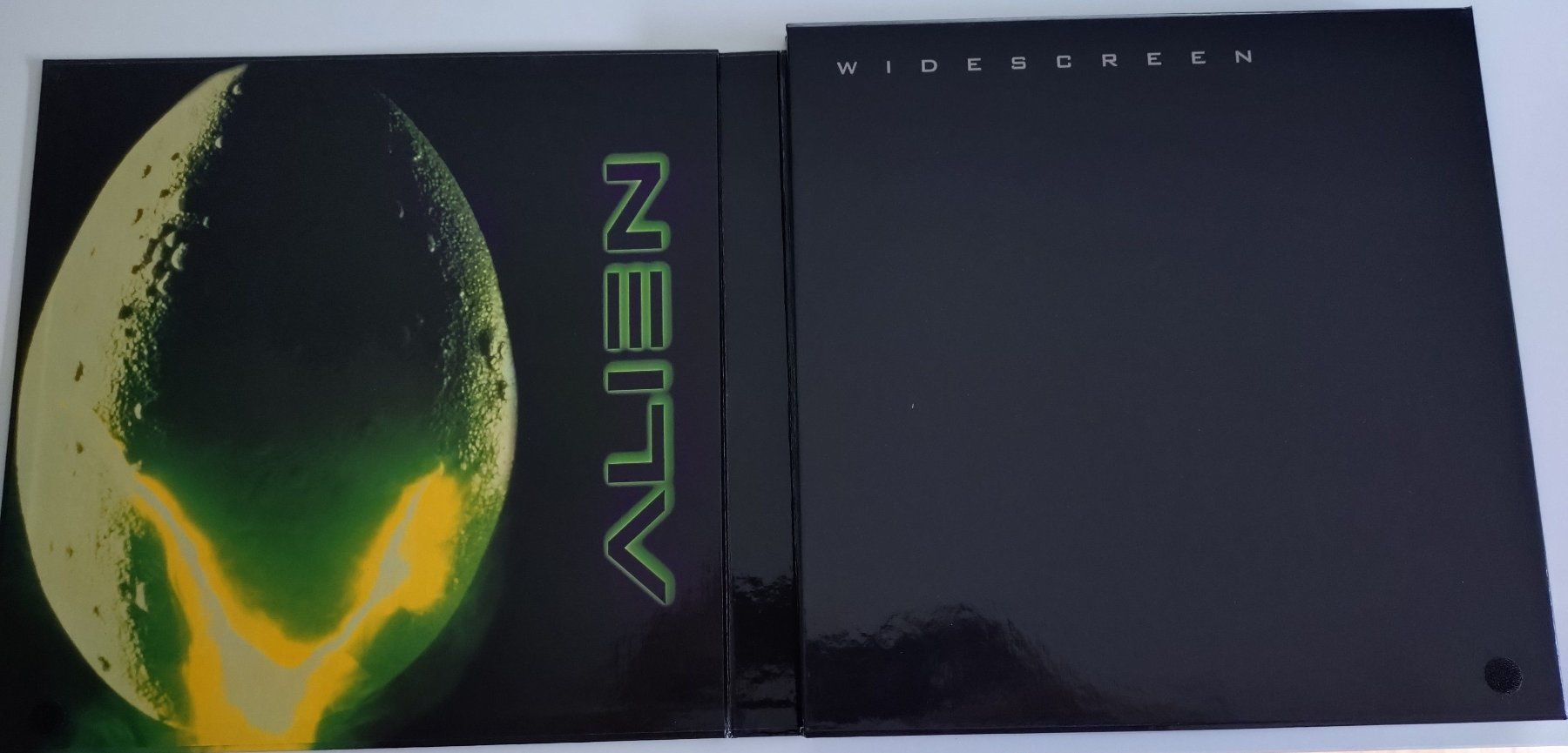 Tutti i DVDs: Laserdisc Alien Trilogie – Usato da Grüningen venduto da Stargazer 1