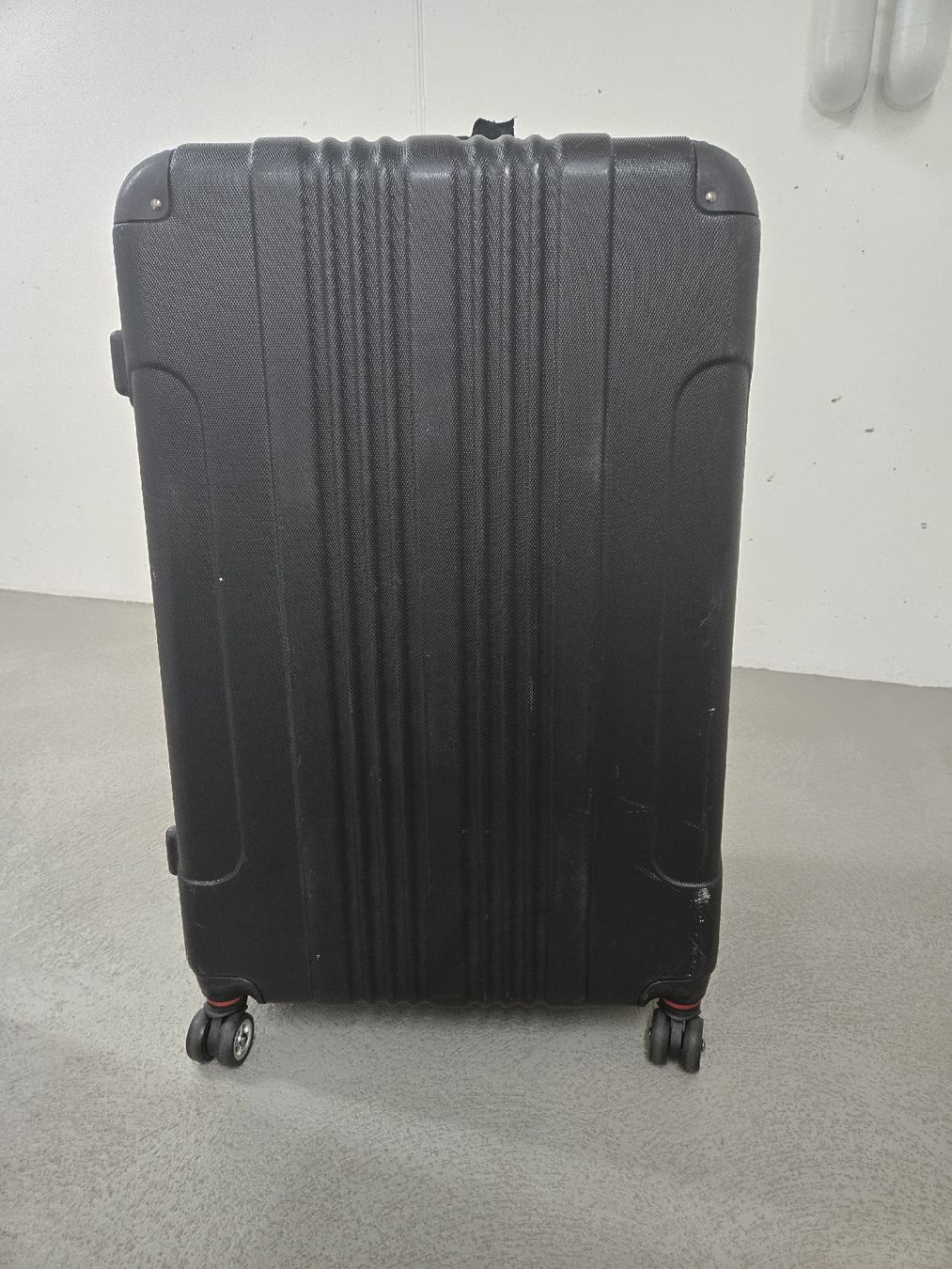 Reisekoffer: Black hard shell suitcase – Neu (gemäss Beschreibung) aus Aesch BL von mun_jm7v 4