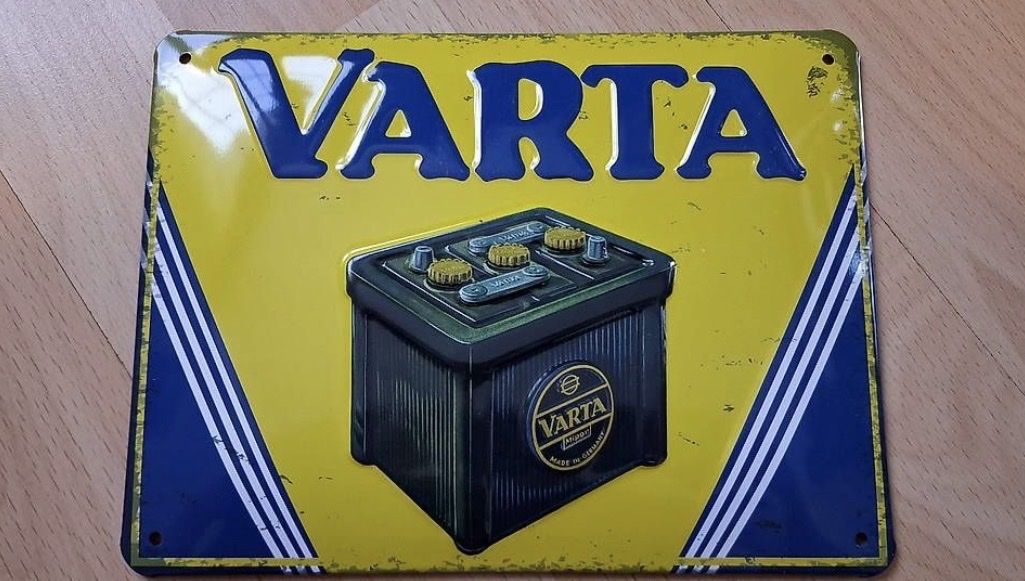 Schilder: Plaque métal VARTA 3D. Neuve – Neu und originalverpackt aus Les Bayards von aout