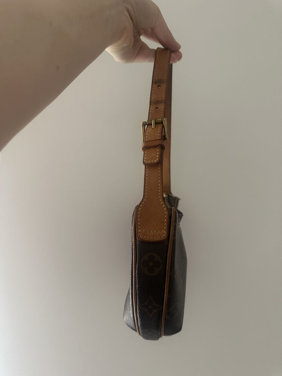 Louis Vuitton Borse da donna: Louis Vuitton croissant bag – Usato da Mülligen venduto da Terezah 5