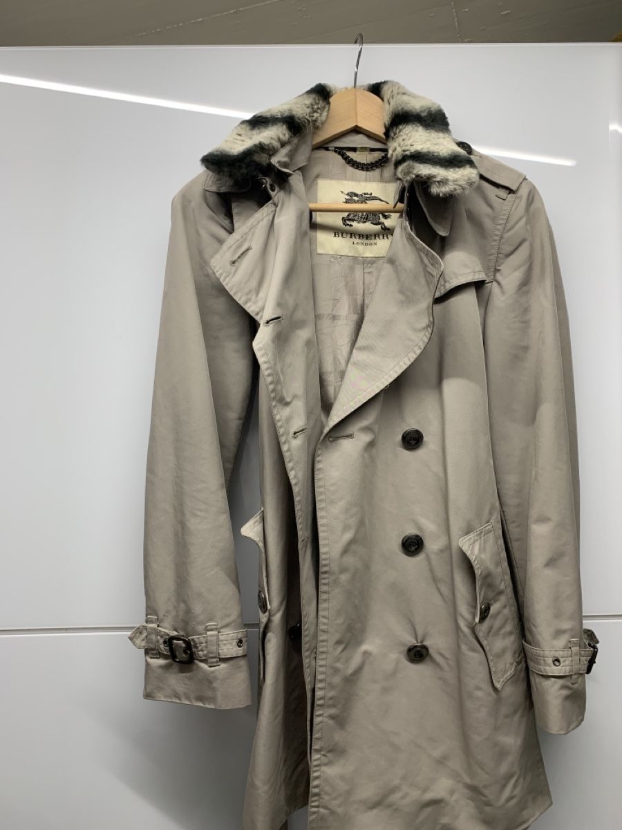 Burberry Cappotti: Burberry Trenchcoat Damen Gr. 36 – Usato da Lausen venduto da Piazzapulita 1