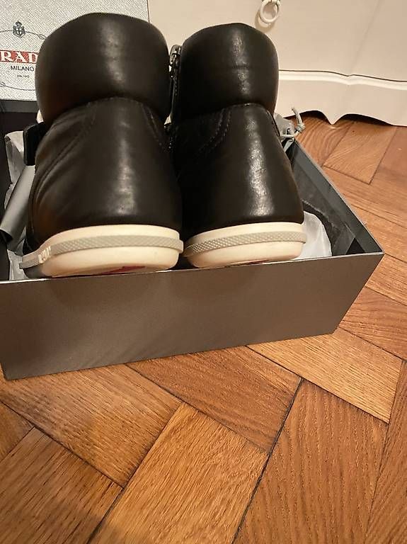 Prada Scarpe da donna: Prada Sneaker Leder – Usato da Zürich venduto da VicParis5 2