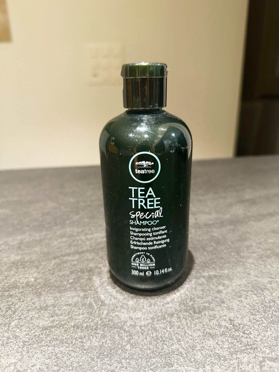 Prodotti per capelli: Bodyshop Tea Tree Special Shampoo 300ml – Nuovo (secondo la descrizione) da Eglisau venduto da Brewster1