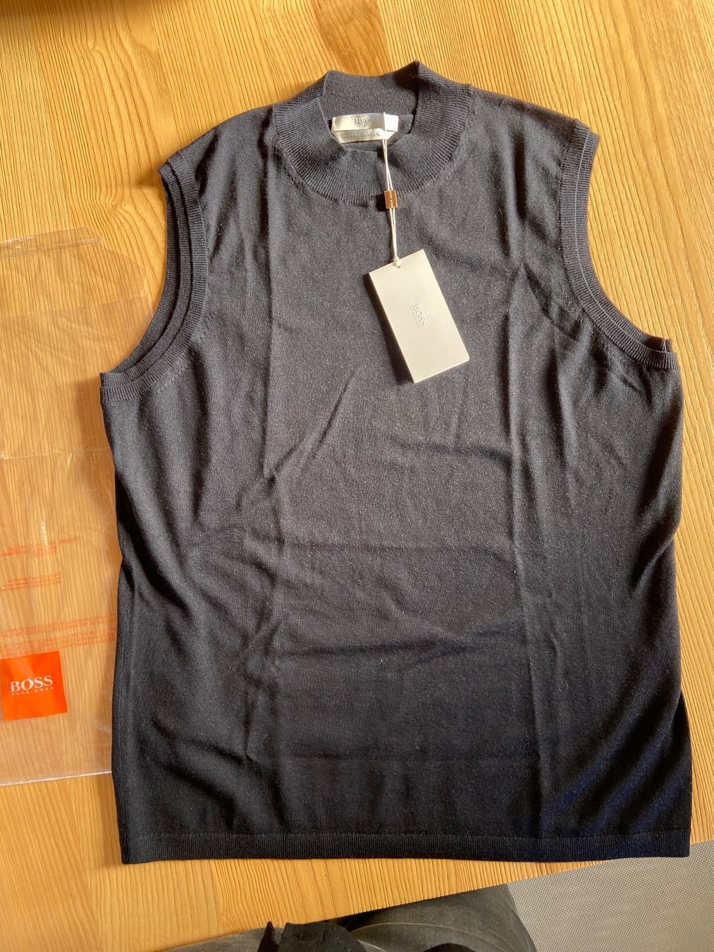 Hugo Boss Pullover & Sweatshirts: Nuovo pull Hugo Boss donna – Neu und originalverpackt aus Davesco-Soragno von dvf_7h6d 1