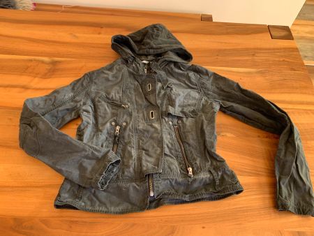 NILE ATELIER raffinerte coole Jacke mit Kapuze Gr. M