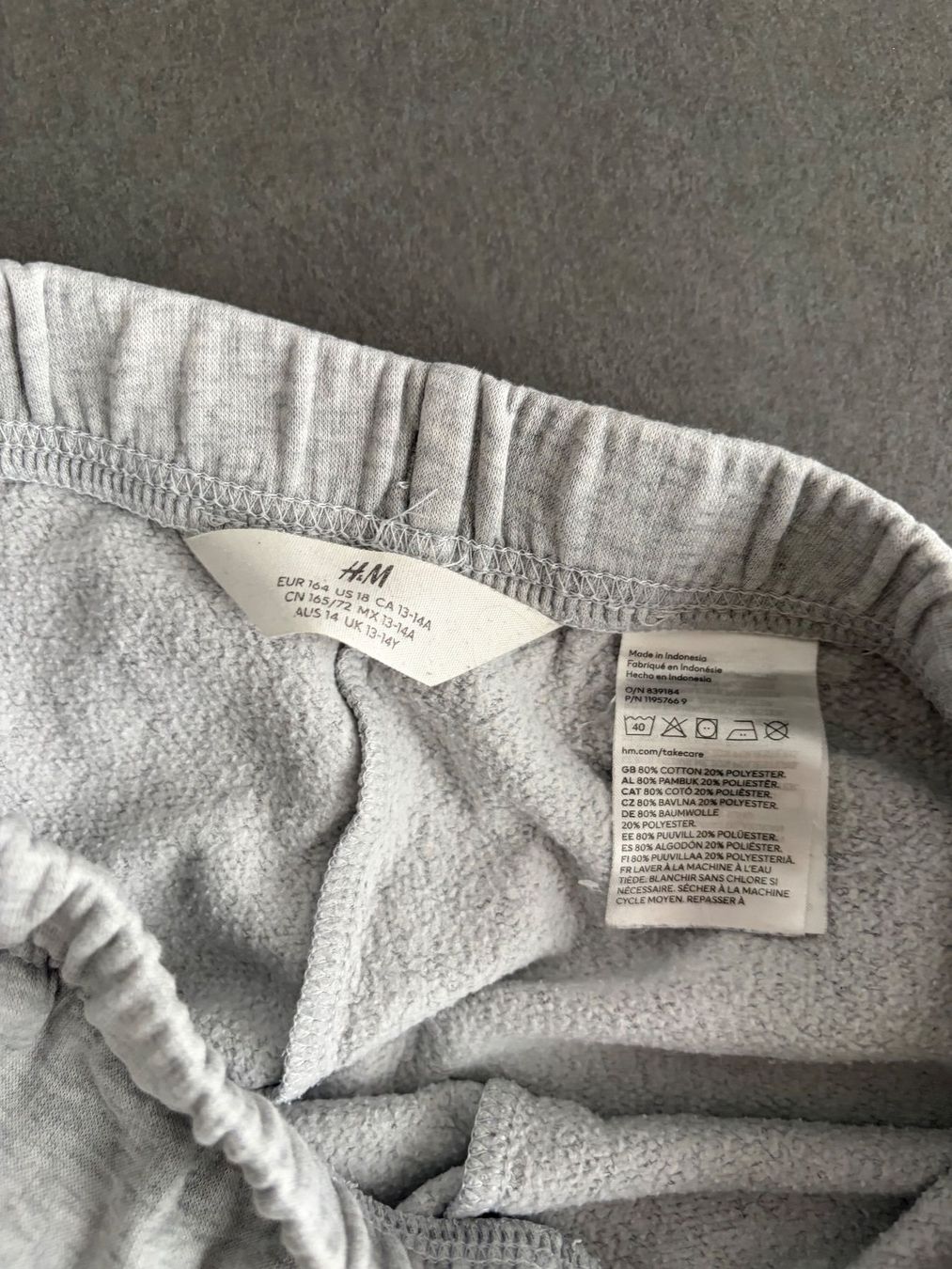 H&M Pantaloni: H&M Jogginghose, grau, Gr. 164 – Usato da Beinwil am See venduto da den_p9db 2