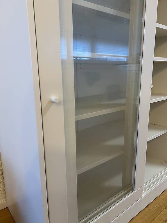 Vetrine: IKEA SYVDE Vitrine Möbel weiss – Usato da Wil SG venduto da LucasL. 2