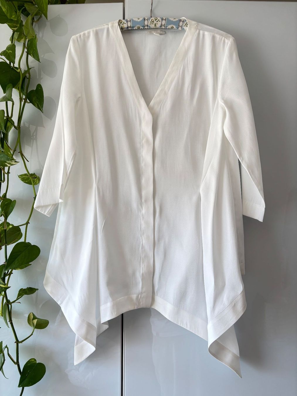 Cos Camicette: COS weisse Bluse Gr. 36 – Usato da Zürich venduto da missmodernage