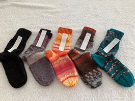 1 Paar neue handgestrickte Kindersocken Nr 30/31 zur Auswahl