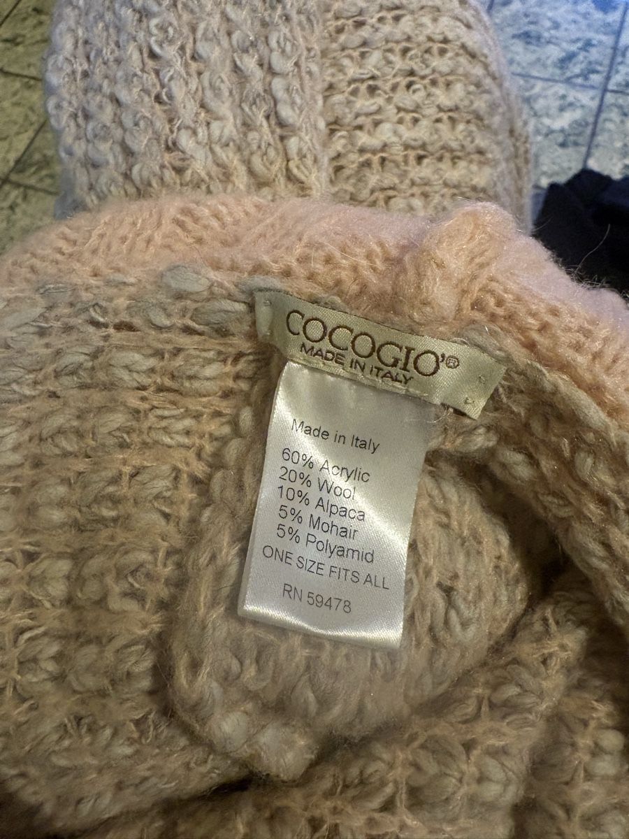 Maglioni & Felpe: Damenpullover in Pfirsich und Beige  – Usato da Obermumpf venduto da davetattoo 1