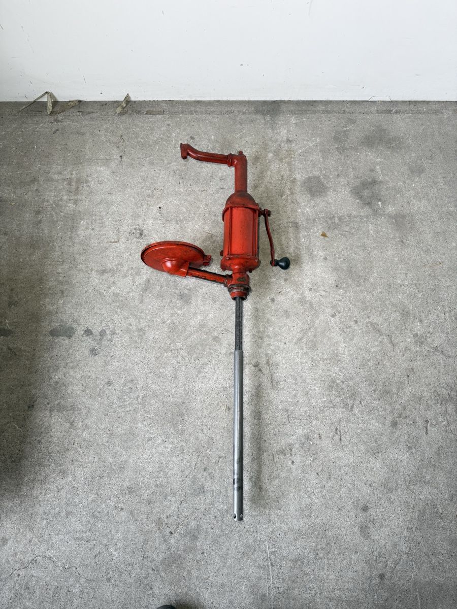 Pompe & Parti di ricambio: Fasspumpe mit Auffangwanne Oldtimer-Handpumpe – Usato da Boswil venduto da ABLagerBoswil 1