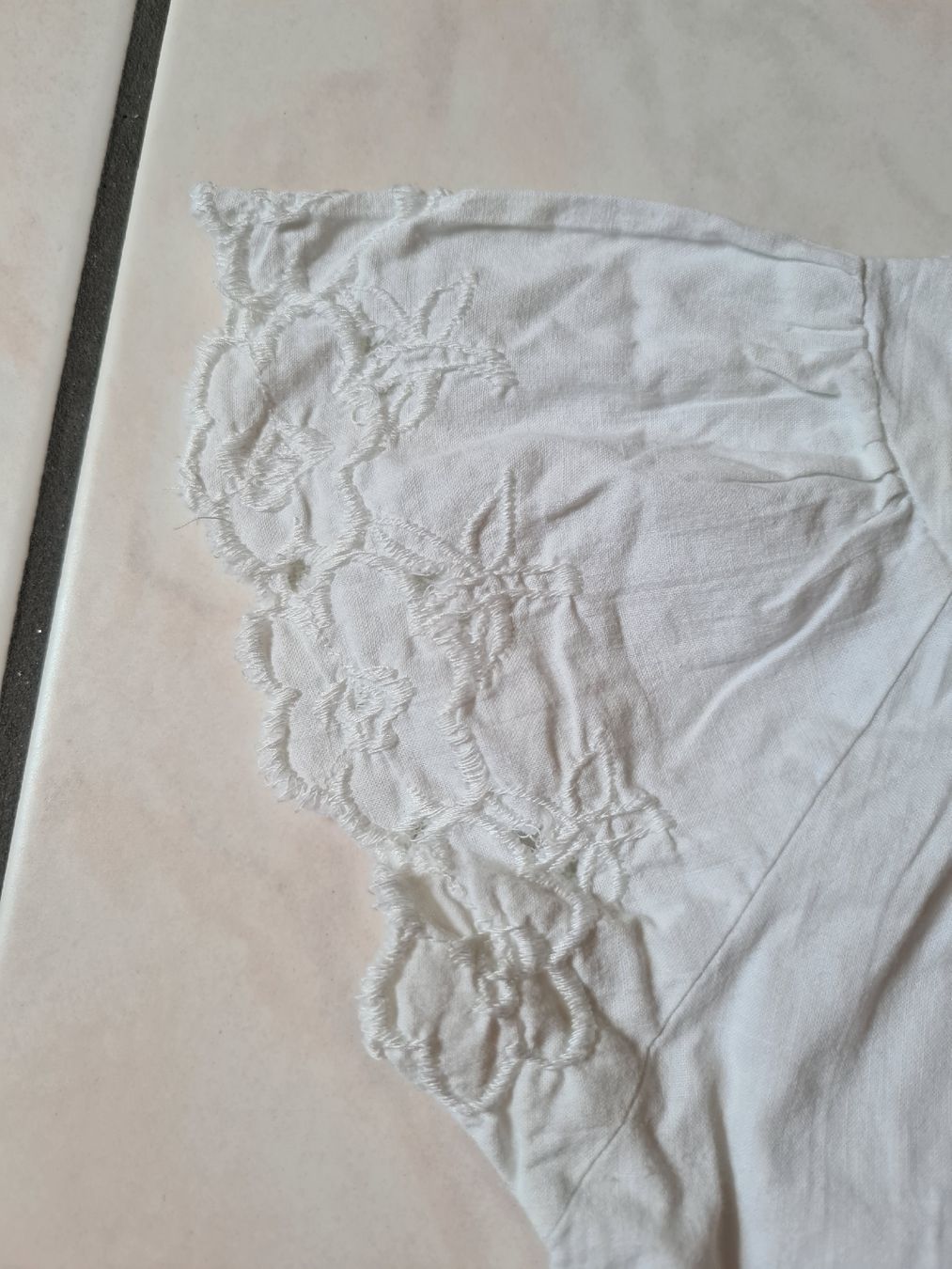 Vestiti & Gonne: Weisses Mädchenkleid Grösse 90 – Usato da Ebikon venduto da Songbird85 1