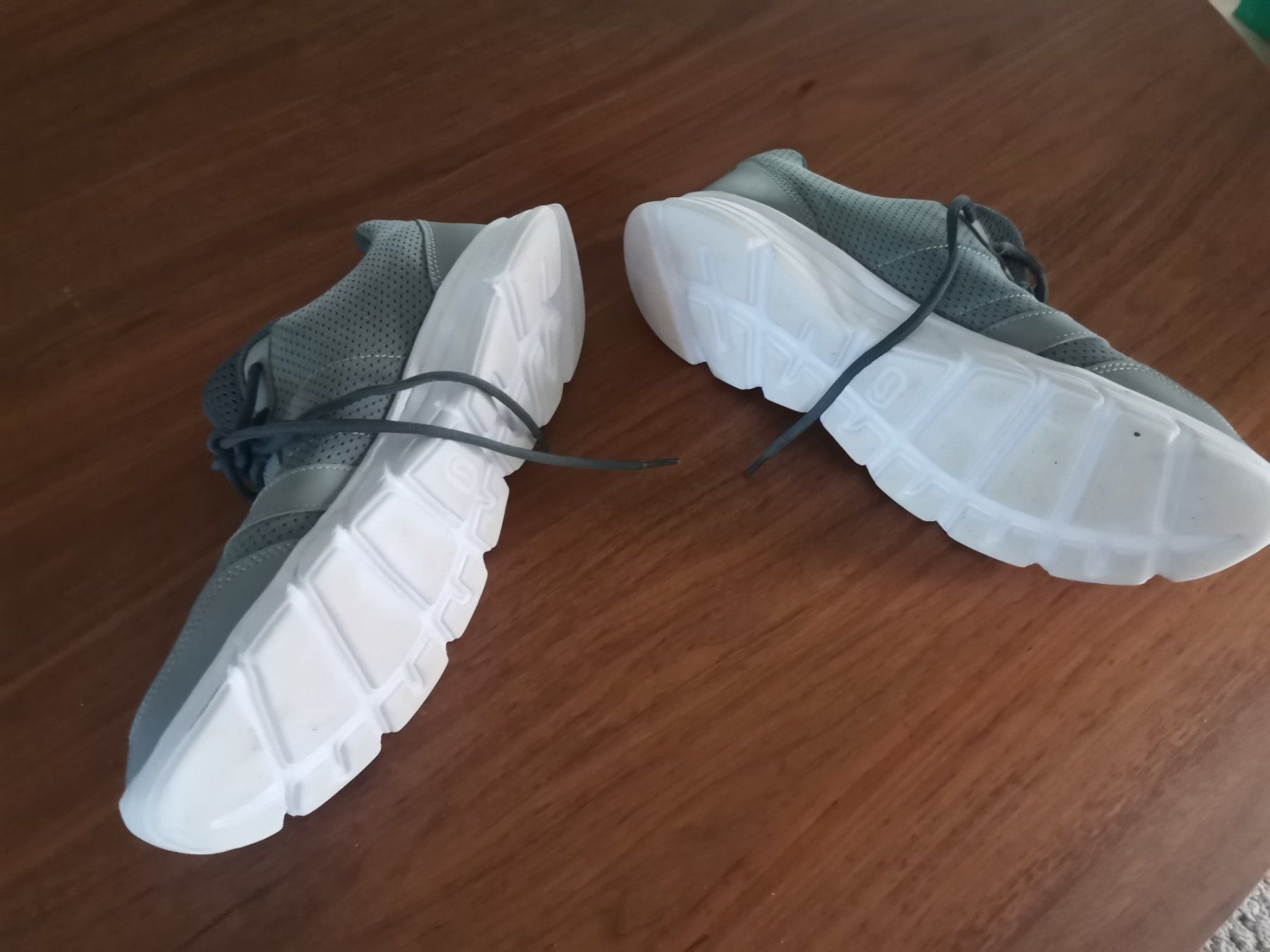 Chaussures hommes: Turnschuhe Gr. 45 – D'occasion à Therwil par JeannysTrendStyle 2