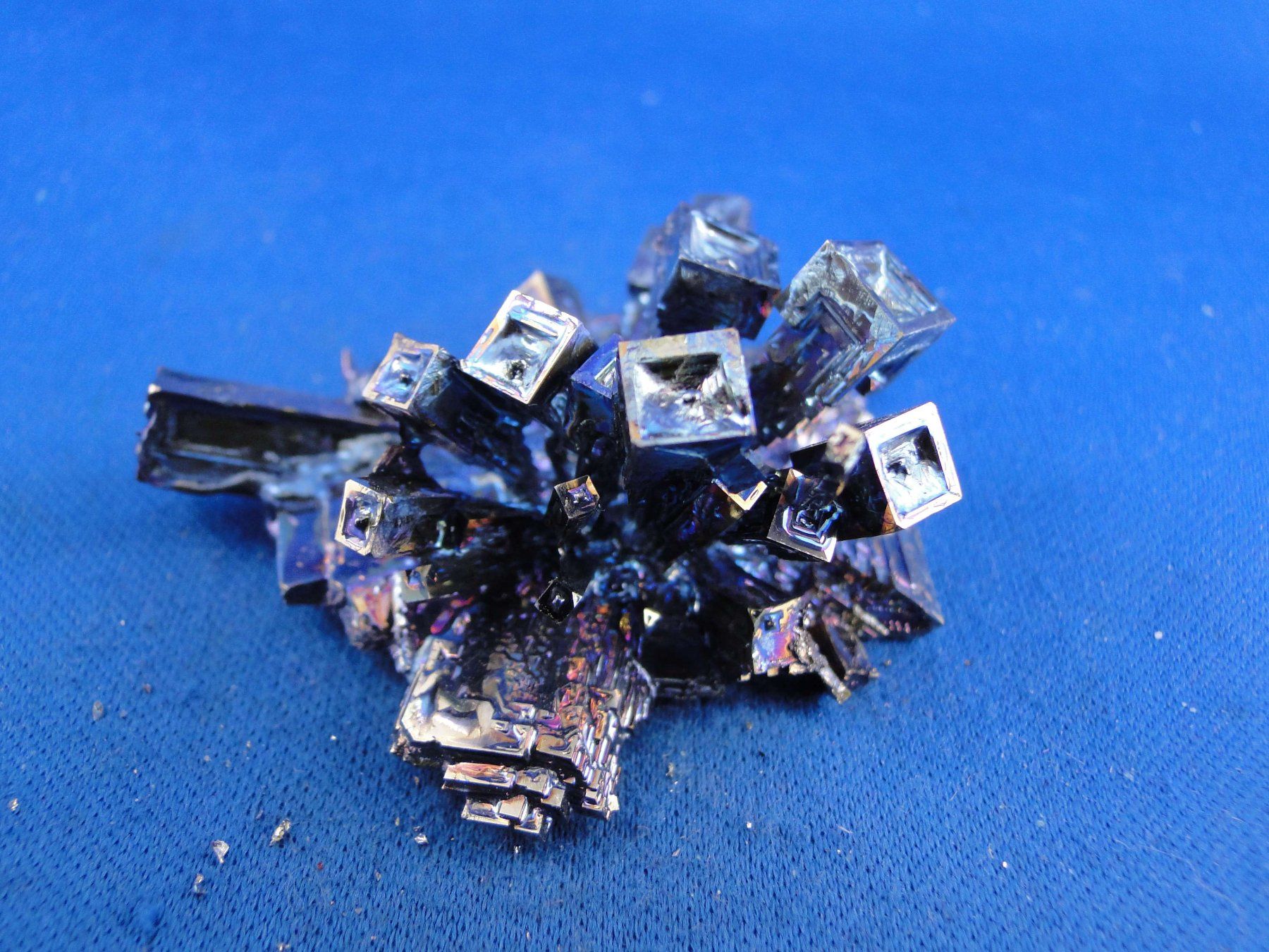 Minerali & Pietre curative: Bismuth – Usato da Schinznach Bad venduto da Demerald 3