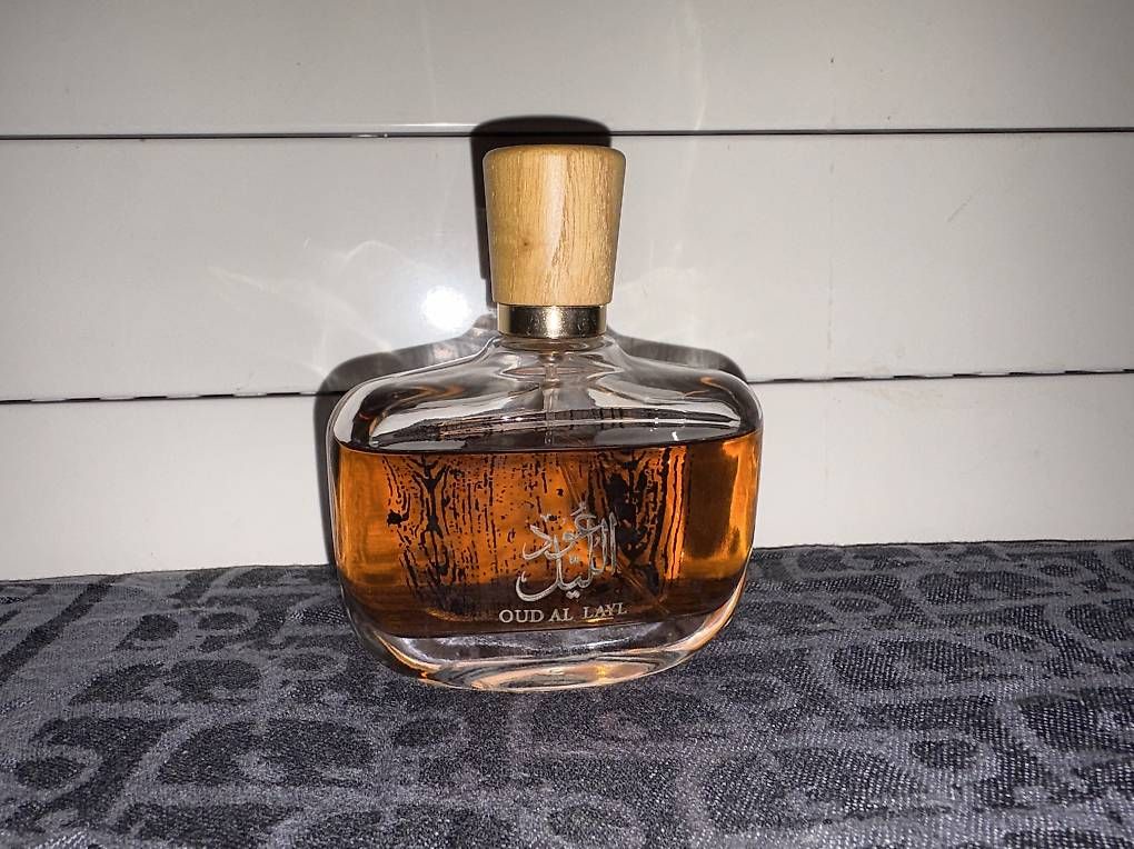 Profumi & Eau de Toilette: OUD AL LAYL Parfüm – Usato da Hellikon venduto da ind_m7n8