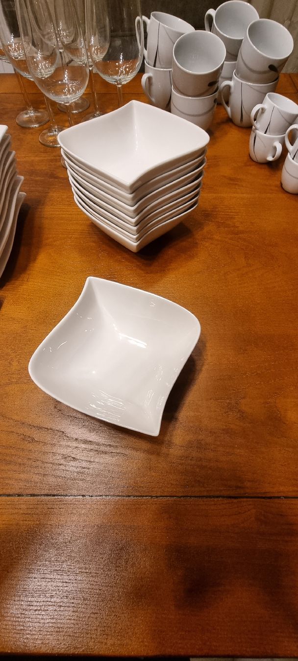 Services de table: Geschirrset zu verkaufen – D'occasion à Niederbipp par Moeri.T 9