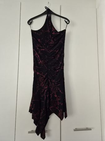 Kleid schwarz mit floralem rotem Rosenmuster, Grösse S