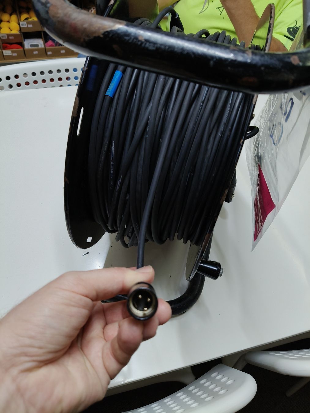 Neutrik Kabel: XLR Kabelrolle, ca.90 Meter lang ca. 9x10m – Gebraucht aus Aesch BL von Gebrauchtes_AeschBL 1