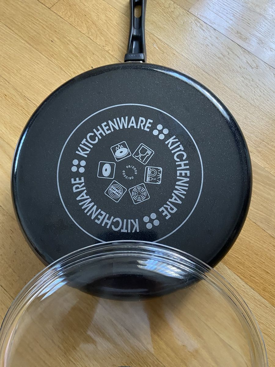 Kitchenaid Padelle: NEU KITCHENWARE PFANNE – Nuovo e nell'imballaggio originale da Zürich venduto da schneeflocke303 3