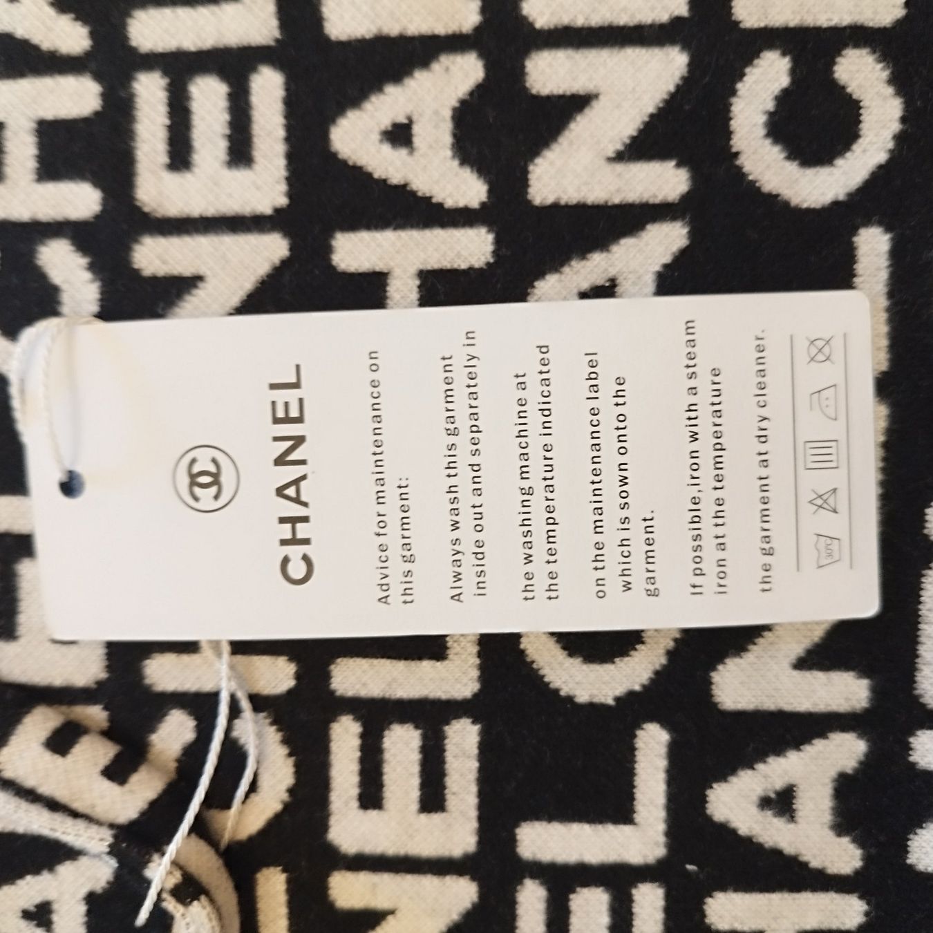 Chanel Sacs femmes: CHANEL VIP GIFT  NEW – Neuf avec emballage d'origine à Basel par pro_79rs 5
