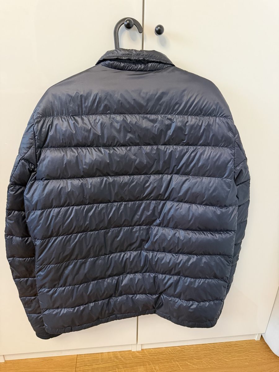 Moncler Vestes: Wunderschöne Moncler Daunenjacke – Neuf (Voir description) à Hagendorn par Tiagoneves10 3
