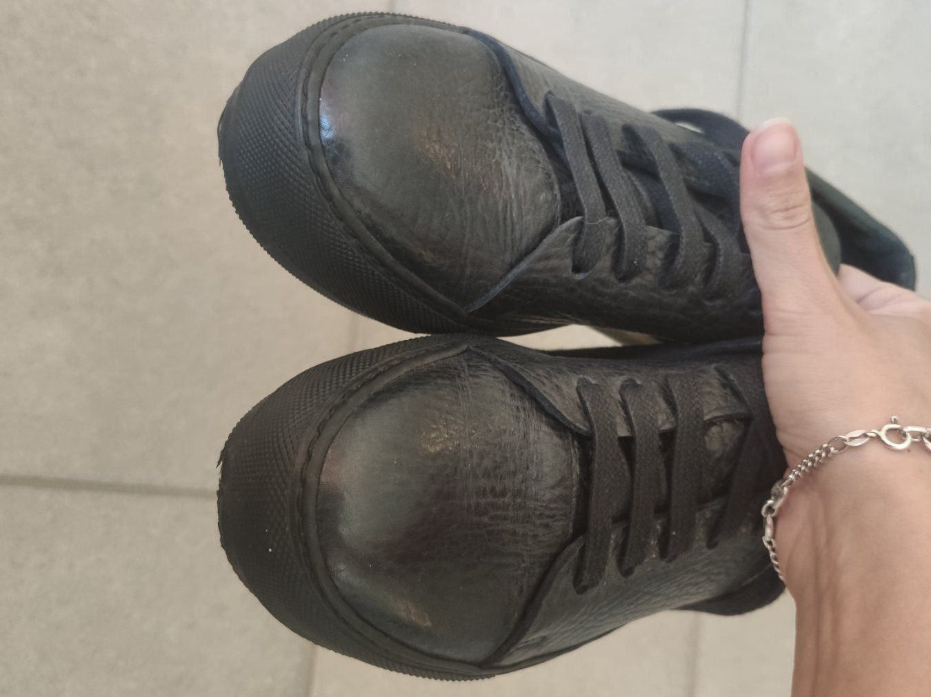Acne Studios Scarpe da donna: ACNE STUDIO sneakers size 35 – Usato da Zug venduto da LindaManga 1