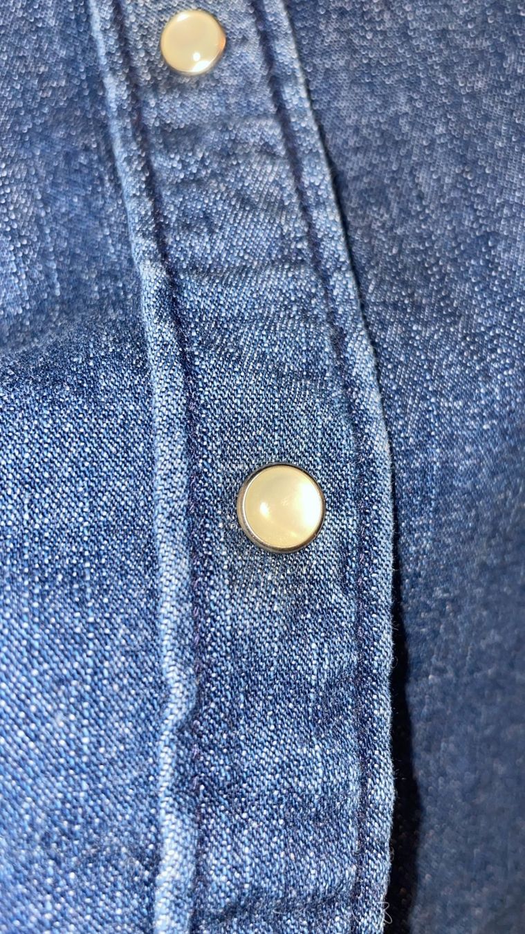 H&M Camicette: Jeans-Hemd Slim-Fit und elastisch von H&M – Usato da Winterthur venduto da GrobyK 3