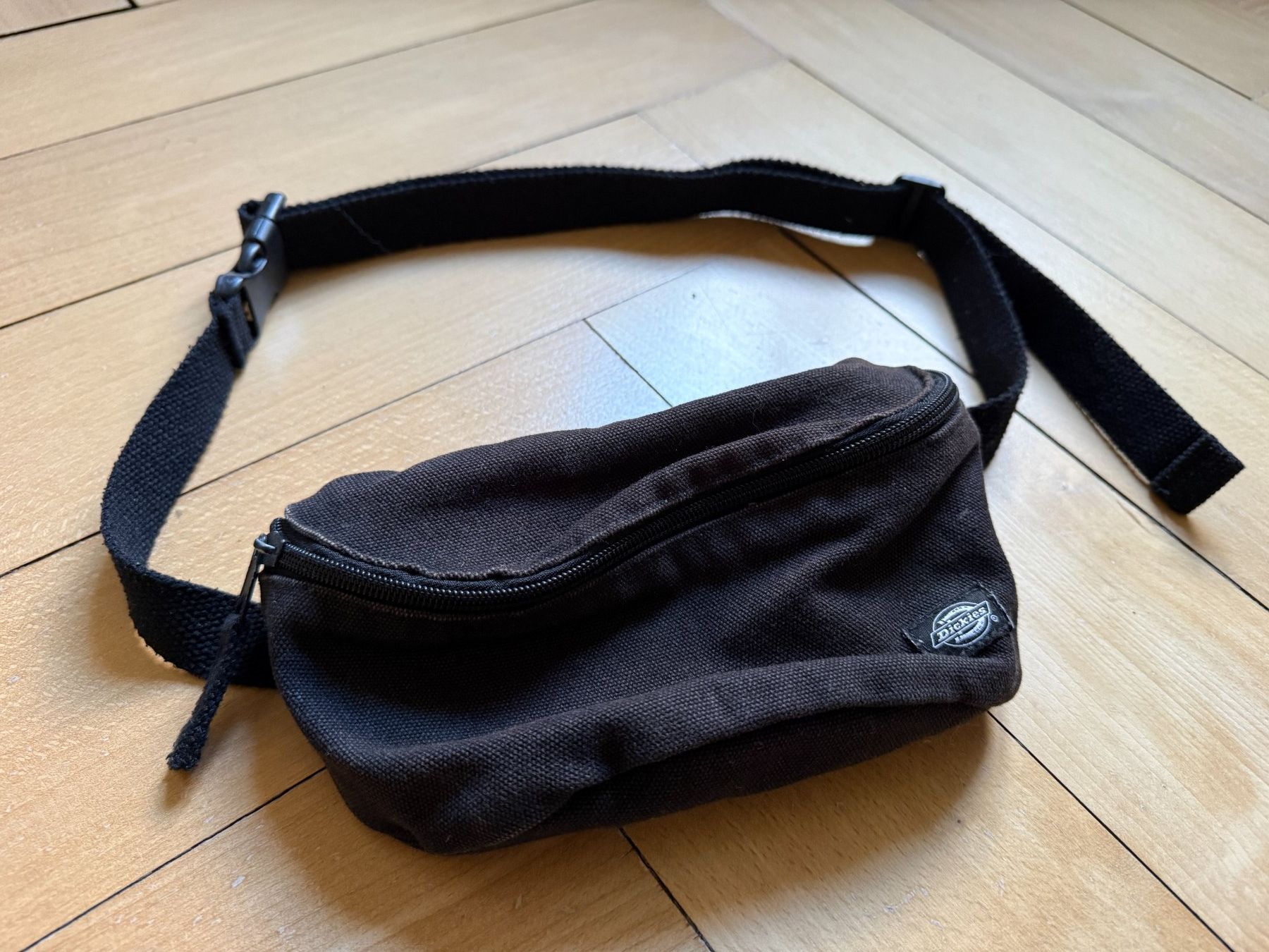 Dickies Borse: DICKIES - Bauchtasche schwarz – Usato da Zürich venduto da Diazaio 1