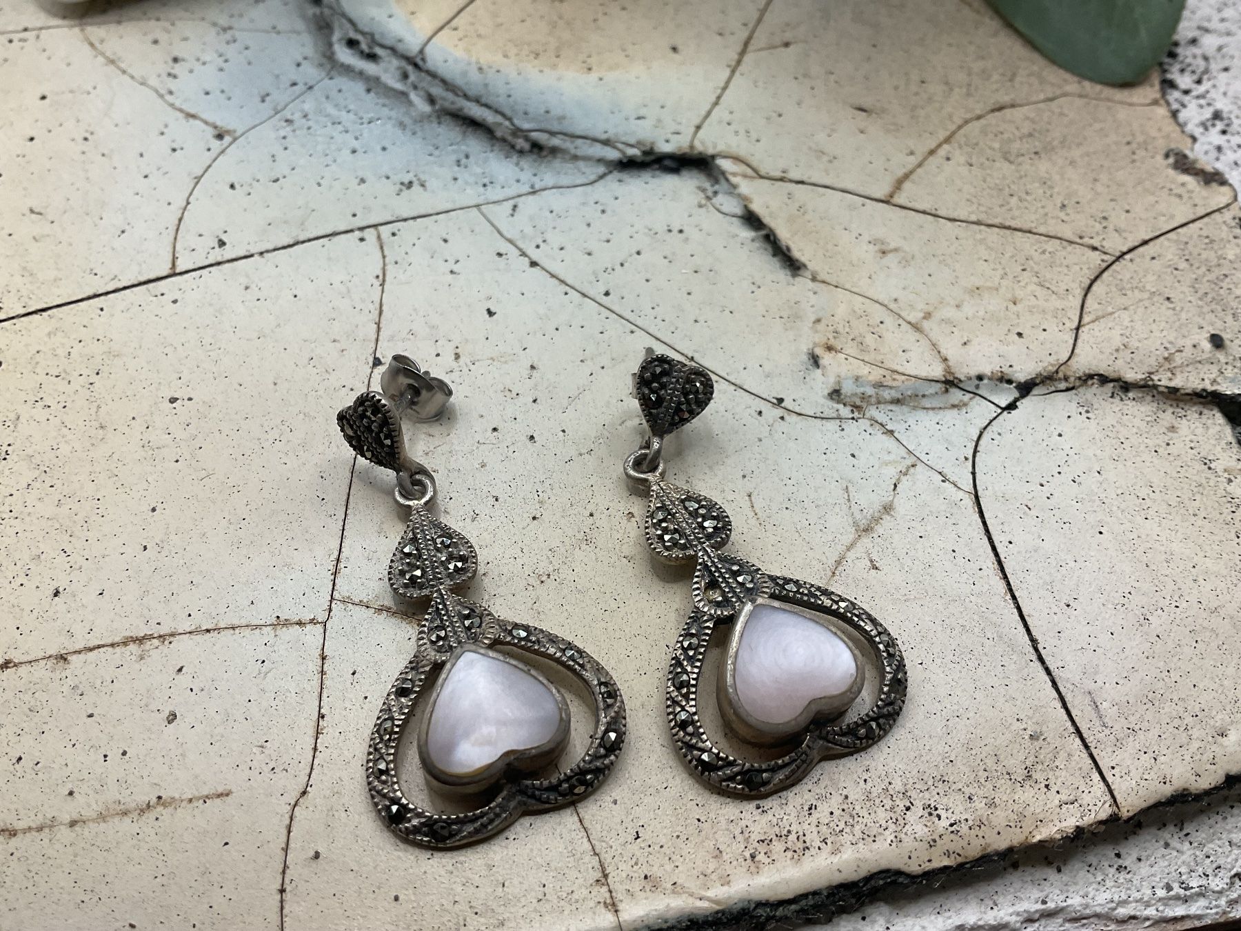 Ohrringe & -stecker: Vintage Ohrstecker, Sterlingsilber mit Perlmutt – Gebraucht aus luzern von Alpendorf1