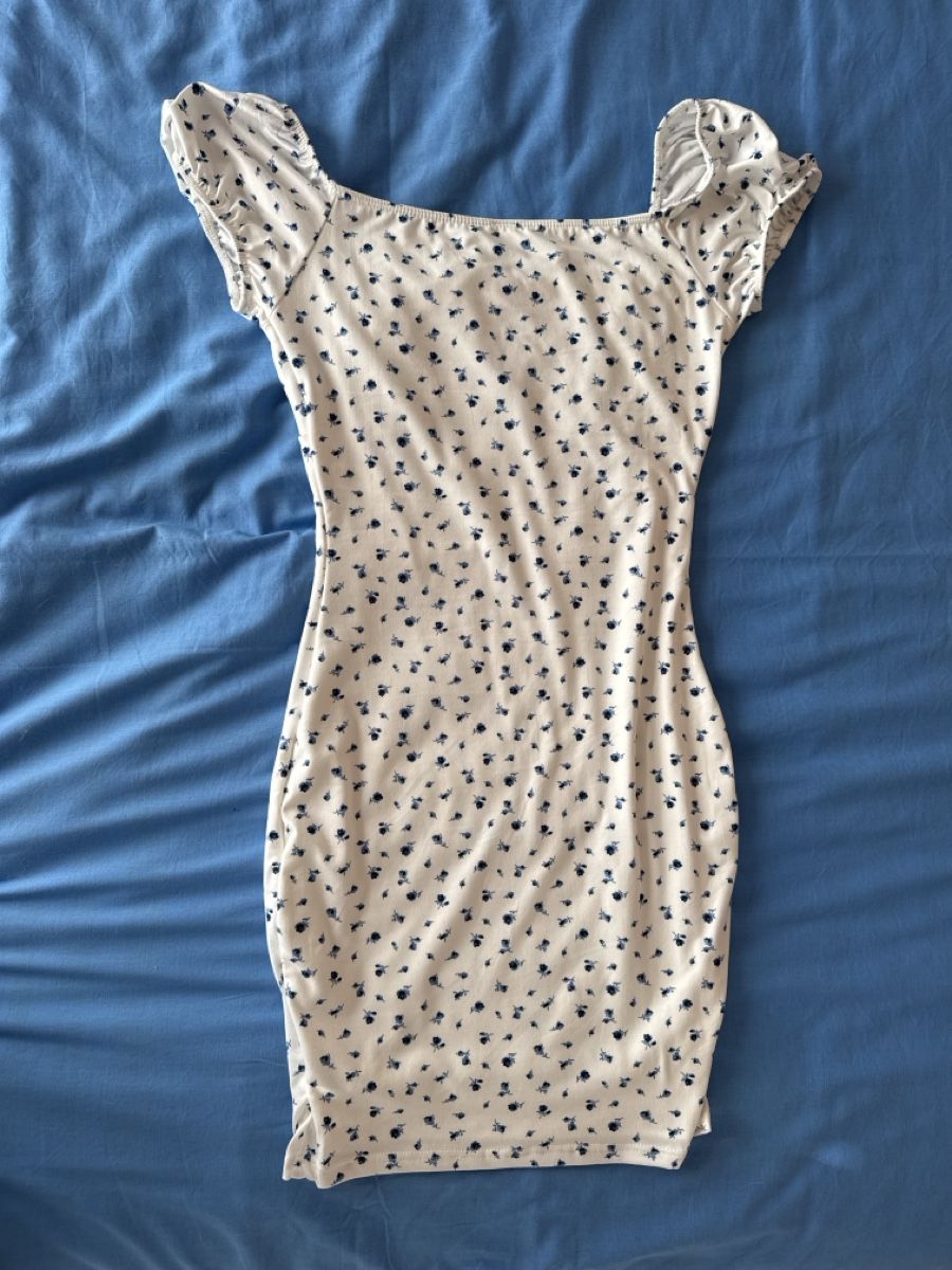 H&M Kleider: Robe H&M – Neu (gemäss Beschreibung) aus Reconvilier von cat_7vnz 1