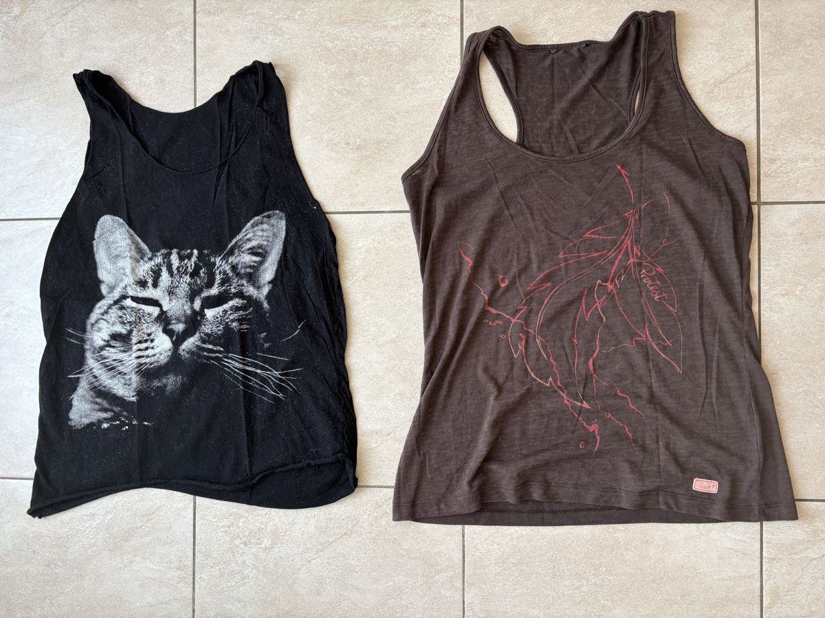 Tops: Damen-Tops / 2er Set / Katzen-Print / Gr. S – Gebraucht aus Flurlingen von dschdsch