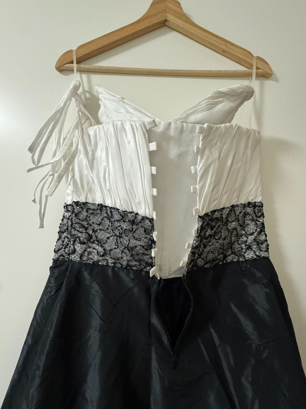 Kleider: Elegantes Abendkleid, schwarz-weiss, Gr. M – Neu (gemäss Beschreibung) aus Zürich von pamleano 3