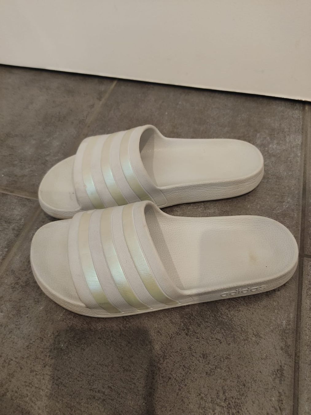 Adidas Scarpe da uomo: Adiletten Grösse 42 – Usato da Oberwil BL venduto da jbu_tfp2