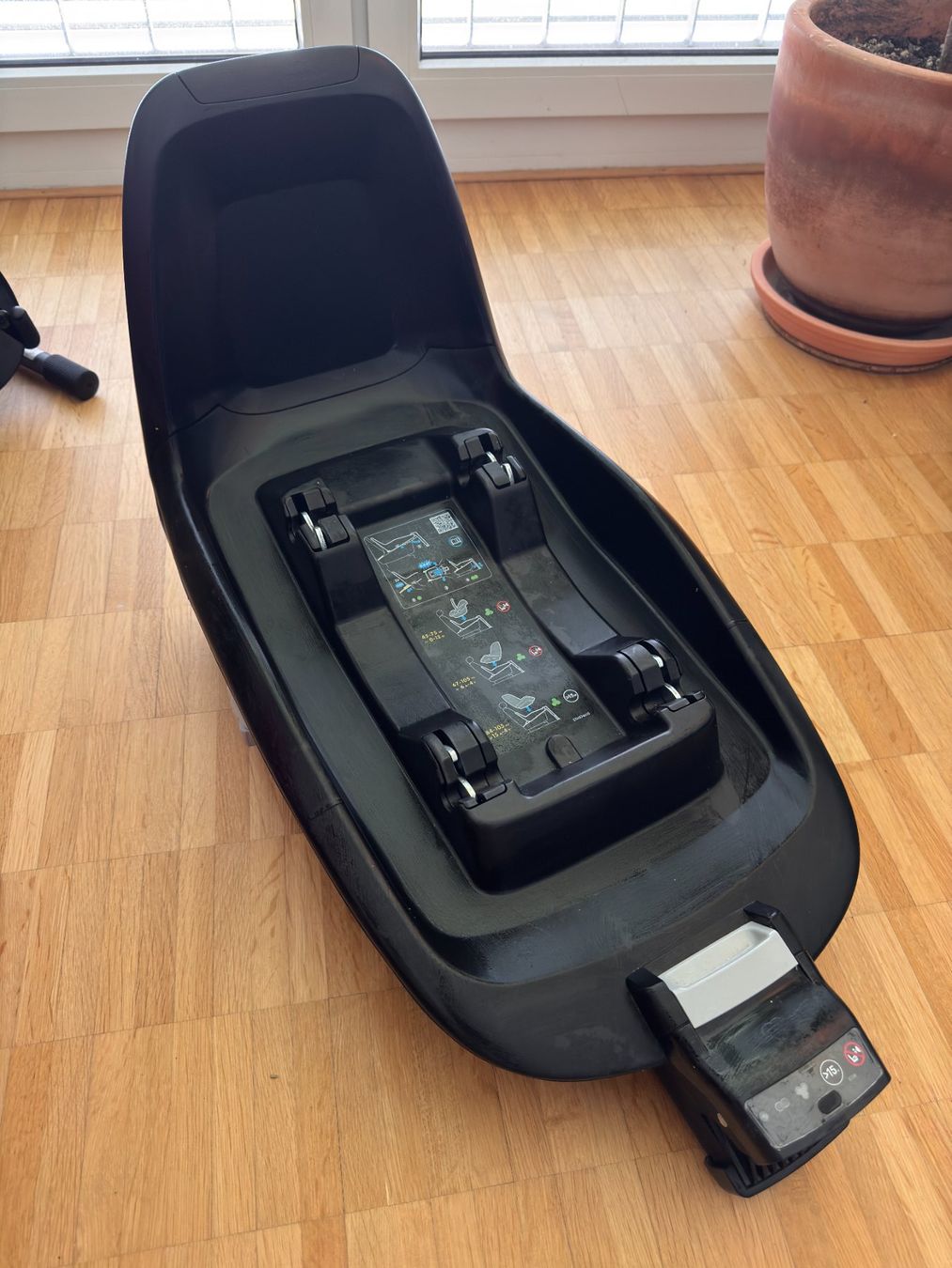 Maxi-Cosi Auto-Kindersitze: Maxi-Cosi 2wayPearl Kindersitz & 2wayFix Isofix-Basis – Gebraucht aus Zollikerberg von Humphry 3