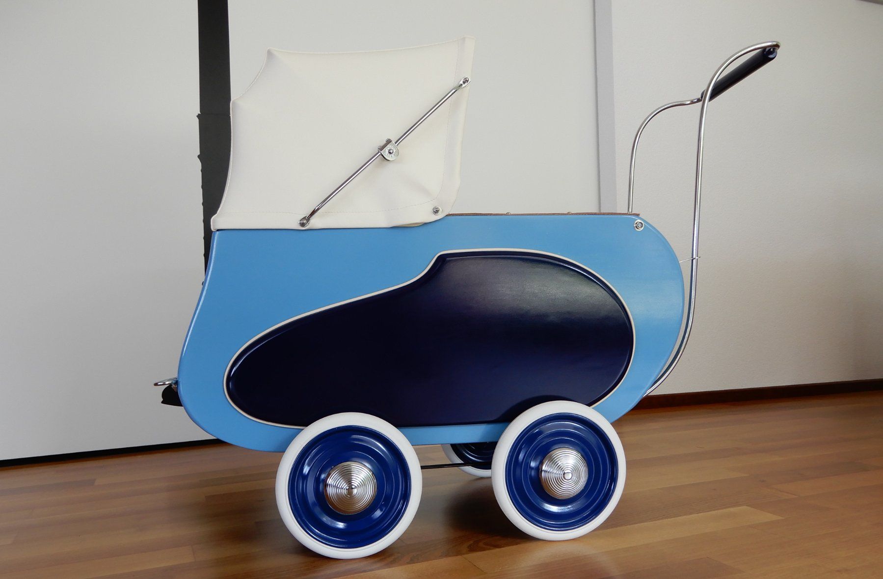 Puppenwagen: Puppenwagen Helvetia – Gebraucht aus St. Gallen von Dachs330 1