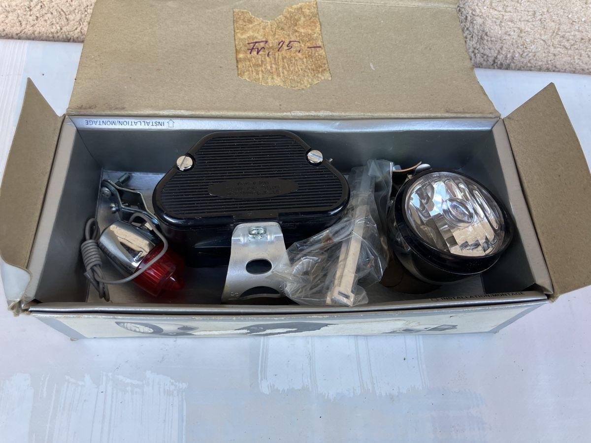 Pezzi di ricambio: NOS Cateye Batterielichter Vintage  – Usato da Trimbach venduto da cendira 5