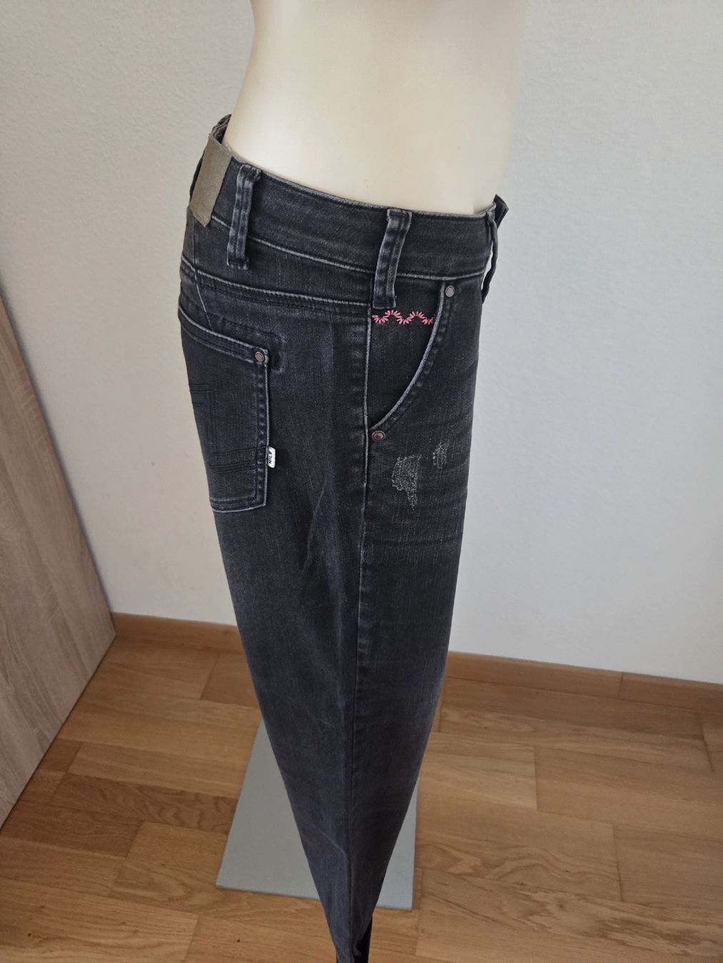 Nile Jeans: Nile Jeans – Usato da Luzern venduto da asmele2 6