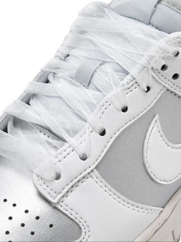 Nike Chaussures femmes: Nike Sneaker Low weiss/silver – Neuf (Voir description) à Flawil par _likethat 2