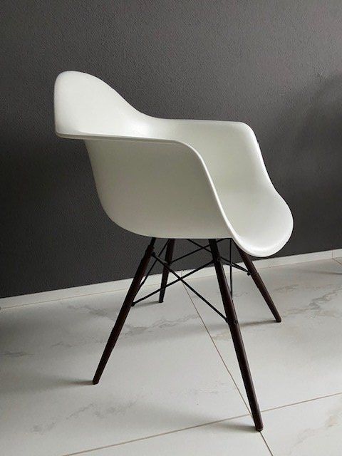 Vitra Stühle: Vitra Eames Plastic Armchair – Gebraucht aus Eschenbach SG von Buyer2005