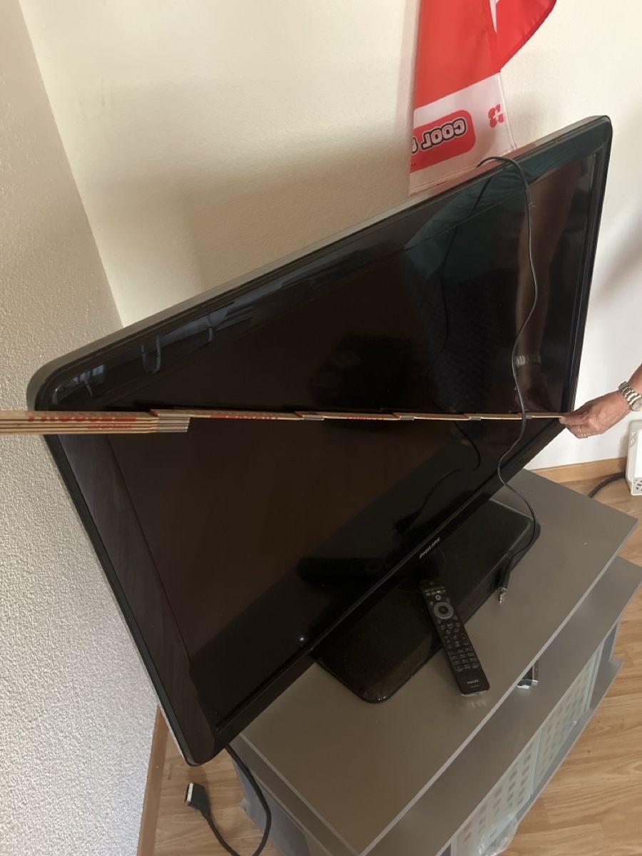 Fernseher: Tv mit Möbel  – Gebraucht aus Walterswil BE von remo1218 4
