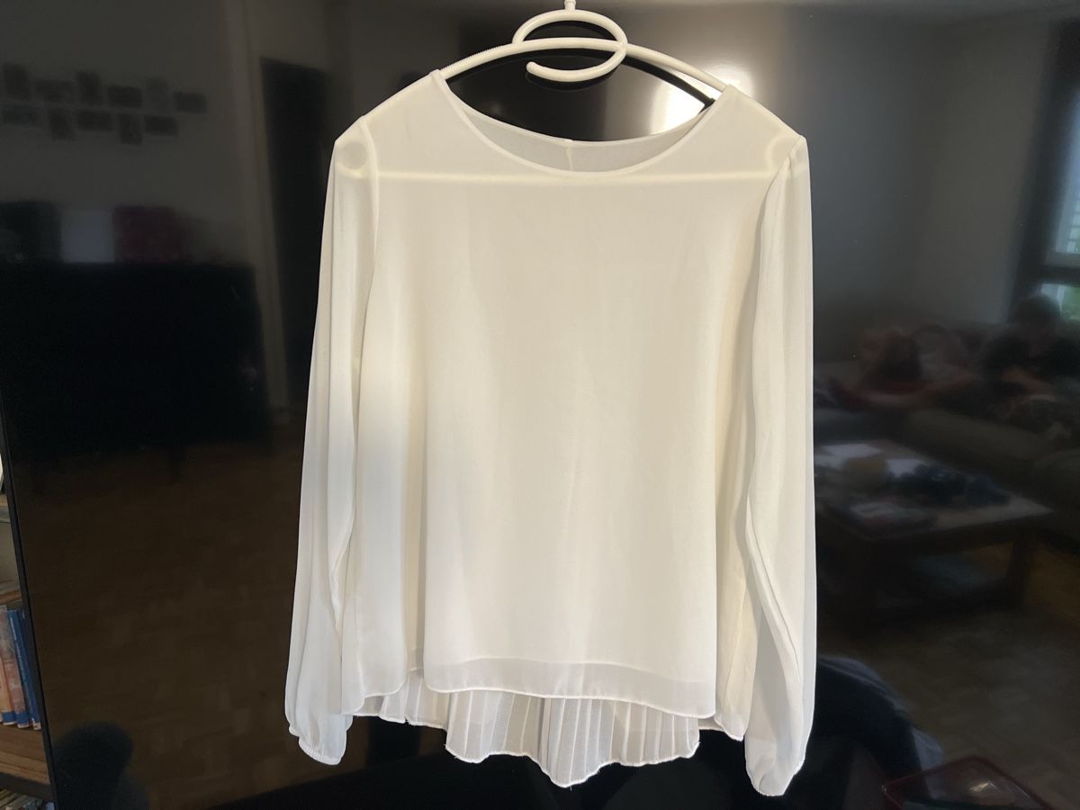 Blusen: Bluse mit Chiffon Falten, Gr. S – Neu (gemäss Beschreibung) aus Zuchwil von Commander0