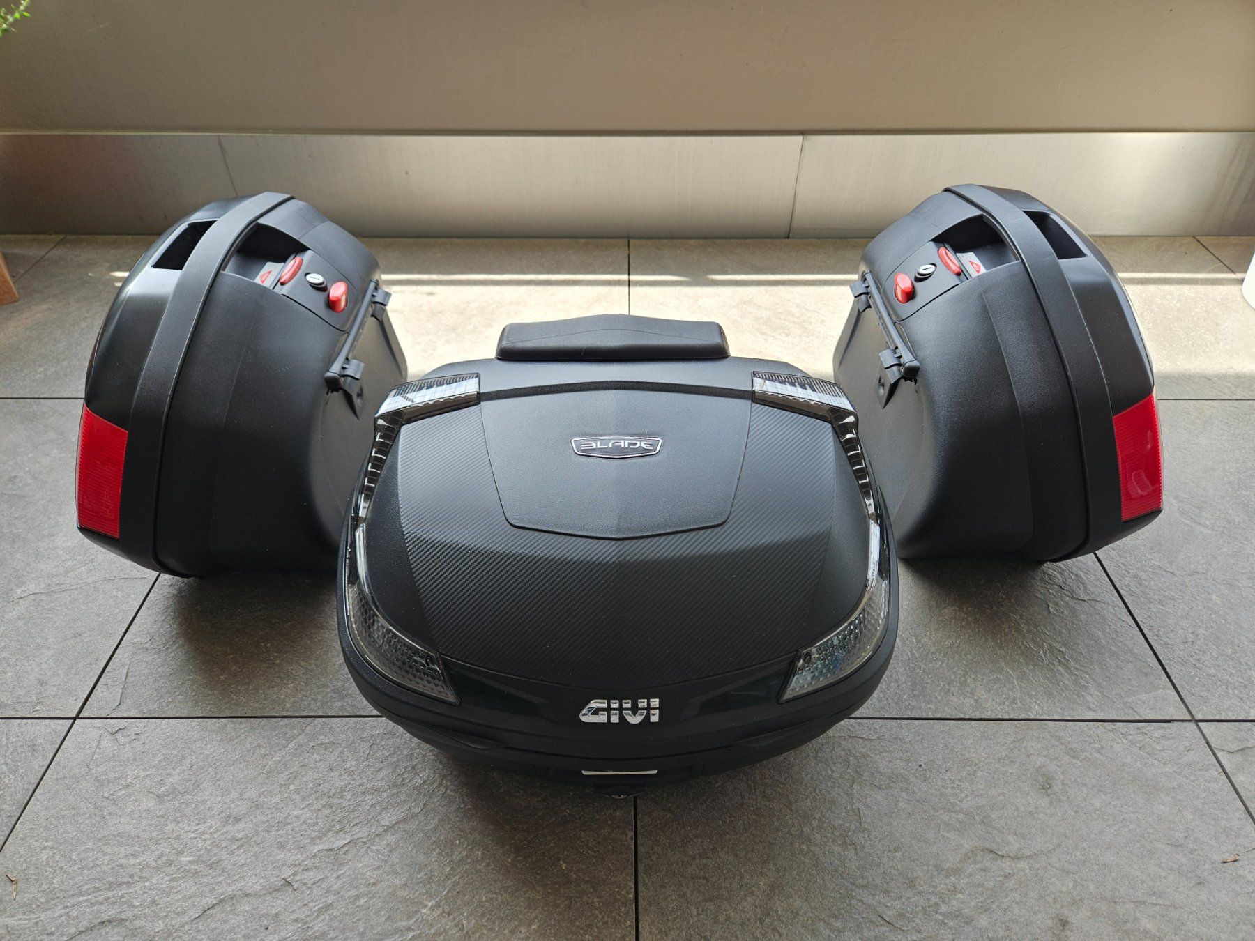 Givi Topcase: GIVI Reisekoffer-System V35 – Gebraucht aus Alberswil von Ramshead