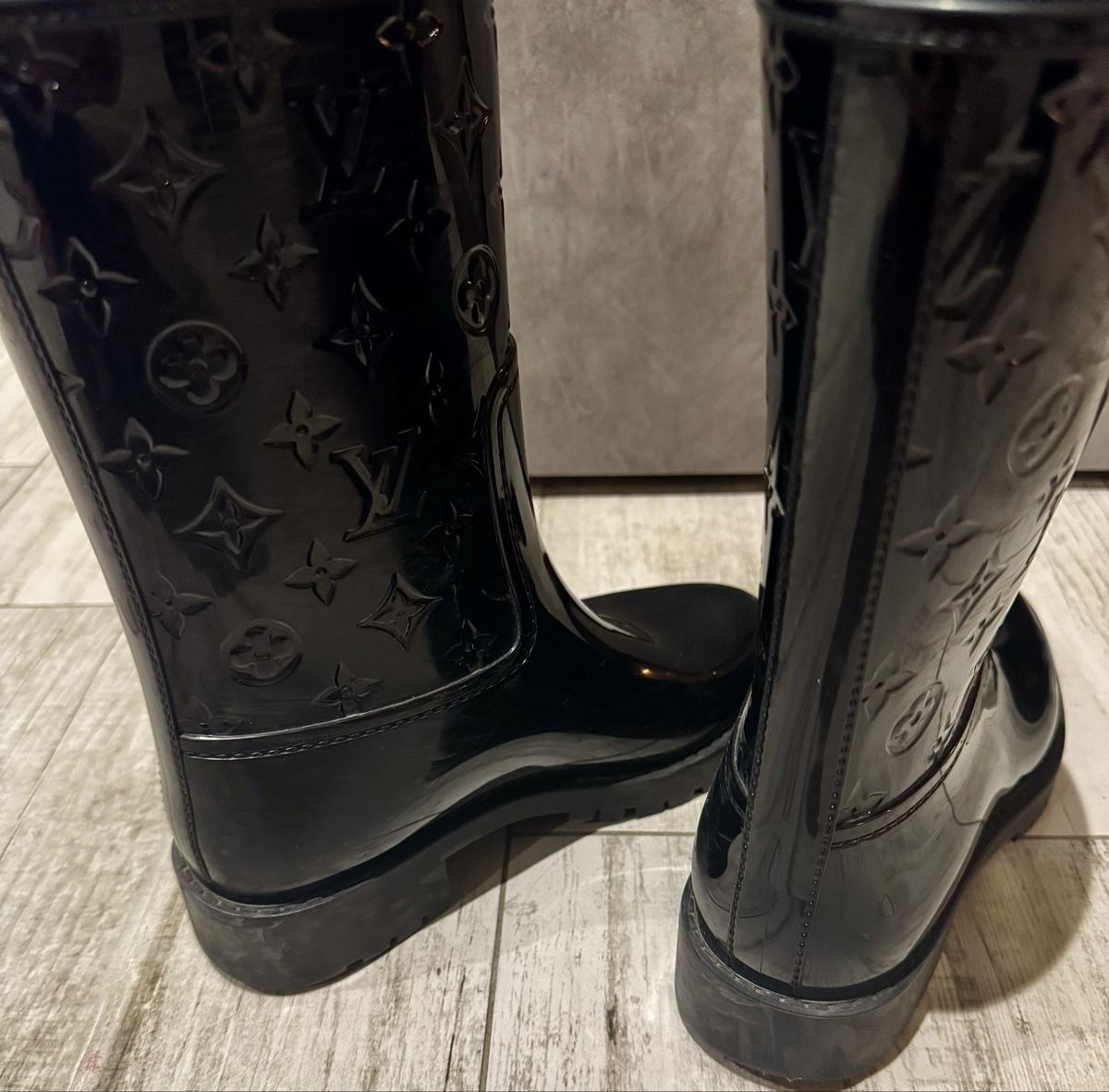 Louis Vuitton Scarpe da donna: Louis Vuitton Drops Regenstiefel – Usato da Birrwil venduto da wata90 3
