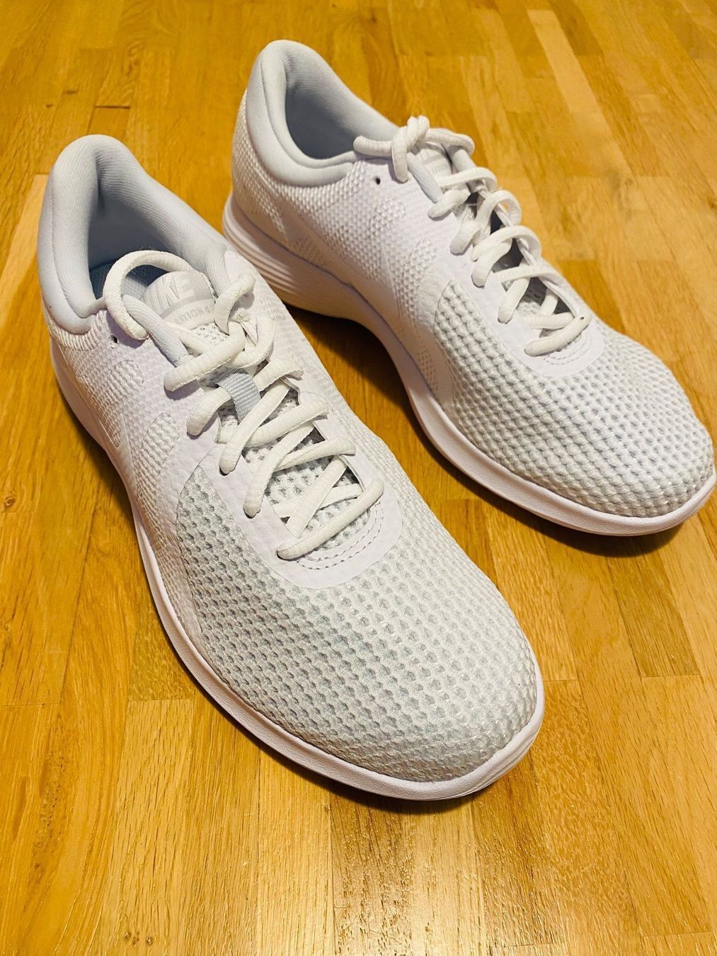 Nike Scarpe per ragazze: Sneakers Schuhe Nike Grösse 40 – Nuovo (secondo la descrizione) da Zürich venduto da dennisbooker2001