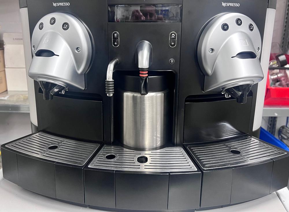 Nespresso Gemini CS 220 frisch ab Service mit 7 Mo Garantie!