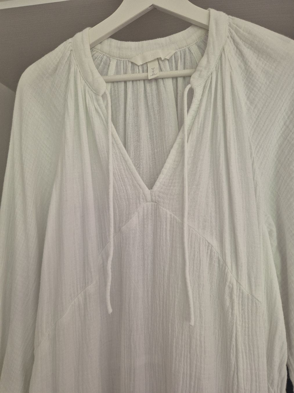 Zara Vestiti: 1 abito Zara e 1 H&M ,usate poche volte – Usato da Luzern venduto da jen_9s9n 1