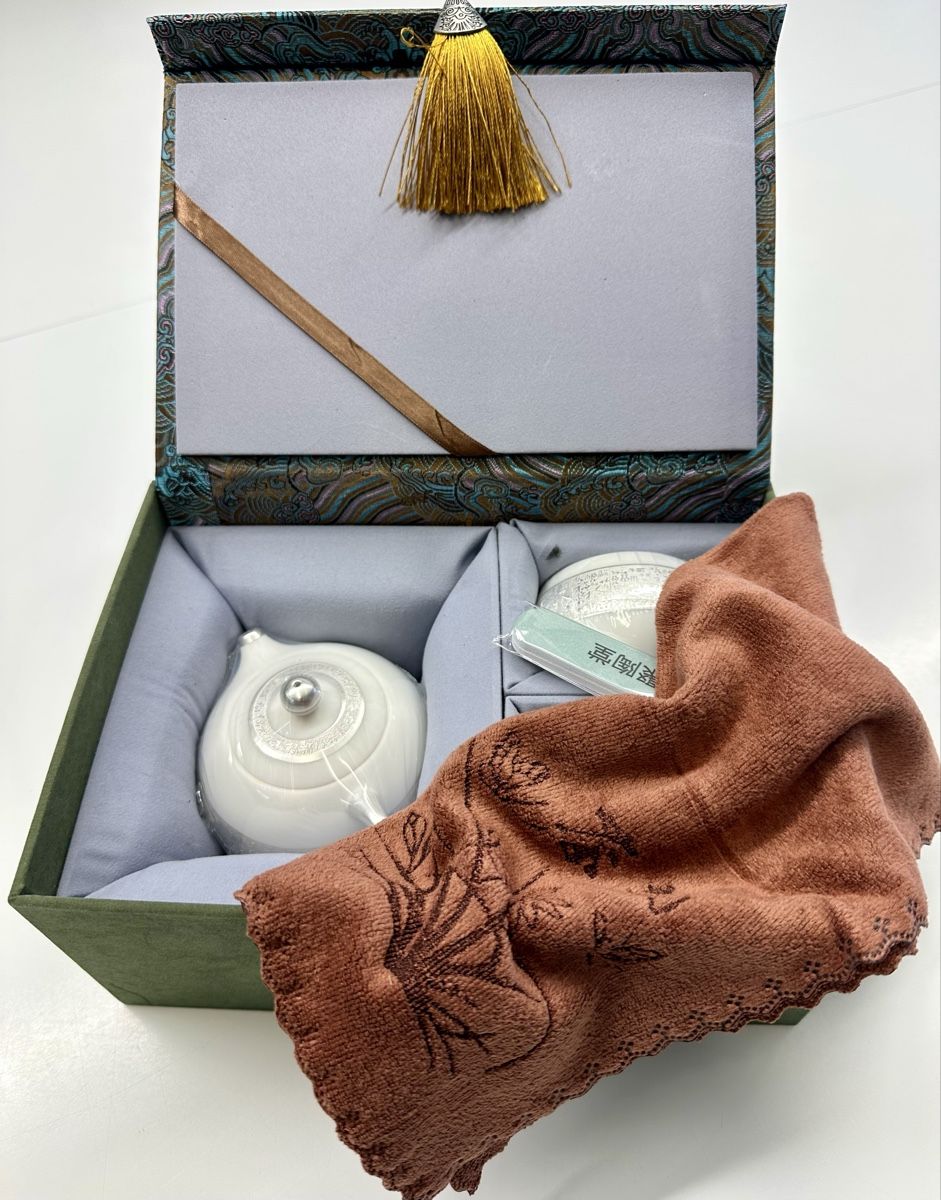 Set di piatti: Edles Teeservice mit Silberapplikationen neu – Nuovo e nell'imballaggio originale da Zürich venduto da Camerountiger 5