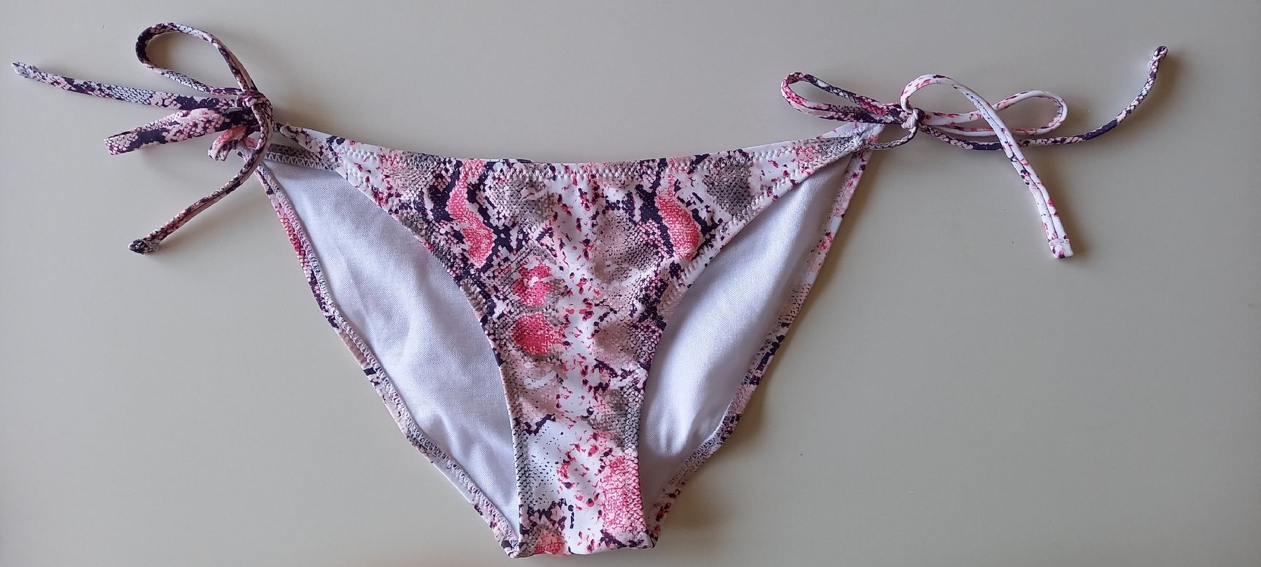 Costumi da bagno & Bikini: Cute bikini, as new. Size S – Nuovo (secondo la descrizione) da Genève venduto da sta_rq2b 7