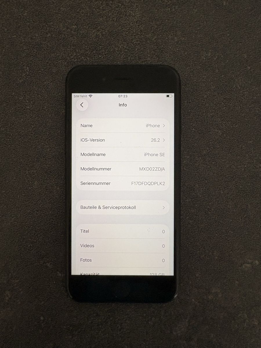 Apple Telefoni cellulari / Smartphones: iPhone SE Schwarz 128 GB gebraucht – Usato da Bünzen venduto da Matom23 3